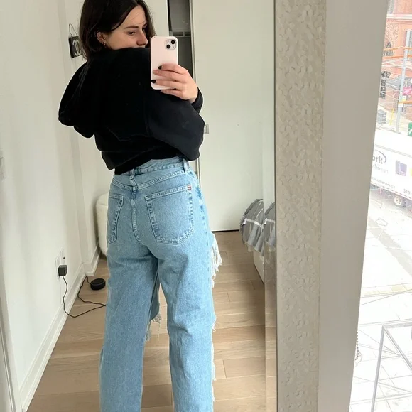 Distressed Jeans - Picture 4 of 5